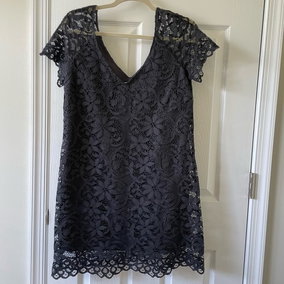 Black lace shift dress - Picture 1 of 5